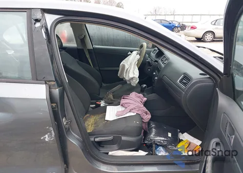 2013 Volkswagen Jetta 2.0L S z USA, uszkodzony, nr VIN 3VW2K7AJ5DM241118